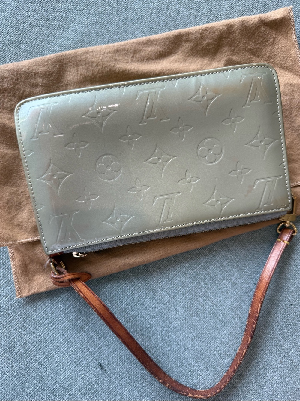 Louis Vuitton Cream Vernis Monogram Pochette Shoulder Bag with Brown Strap - Picture 2 of 5